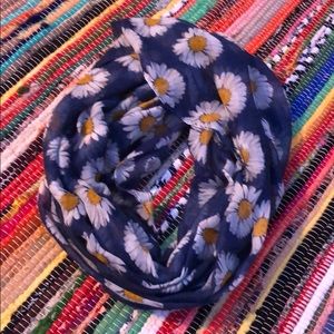 daisy scarf